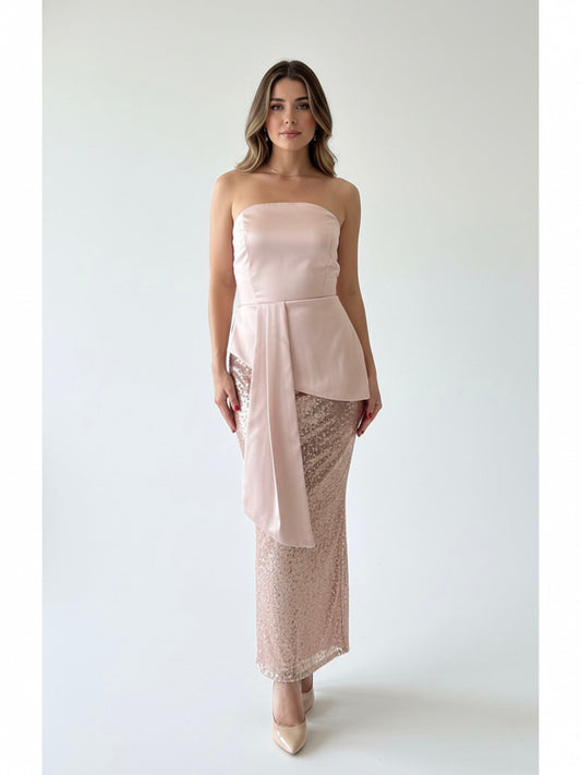 Vestido strapless falda lentejuela rosa palo midi.