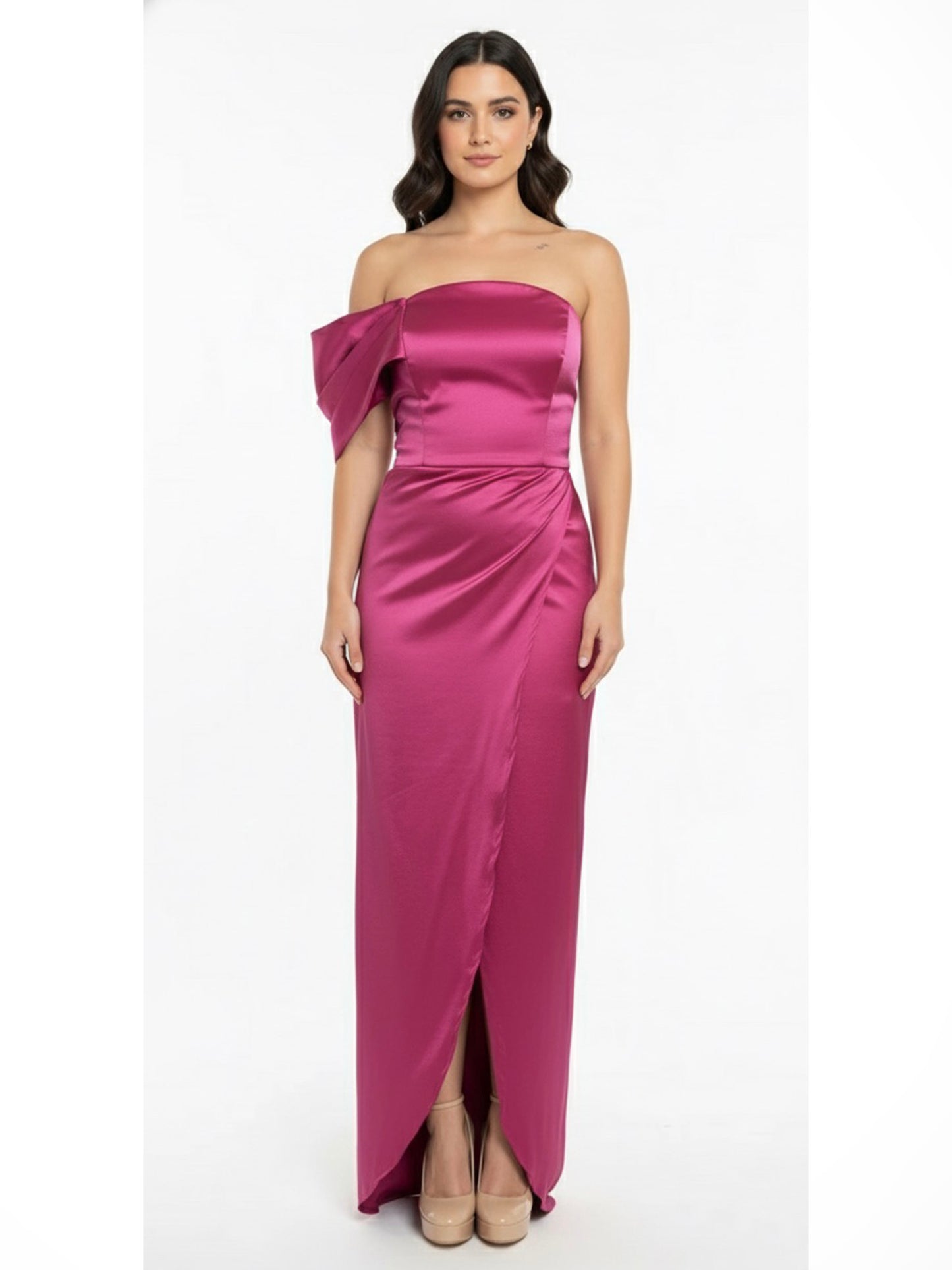 Vestido tulipán una manga fucsia.