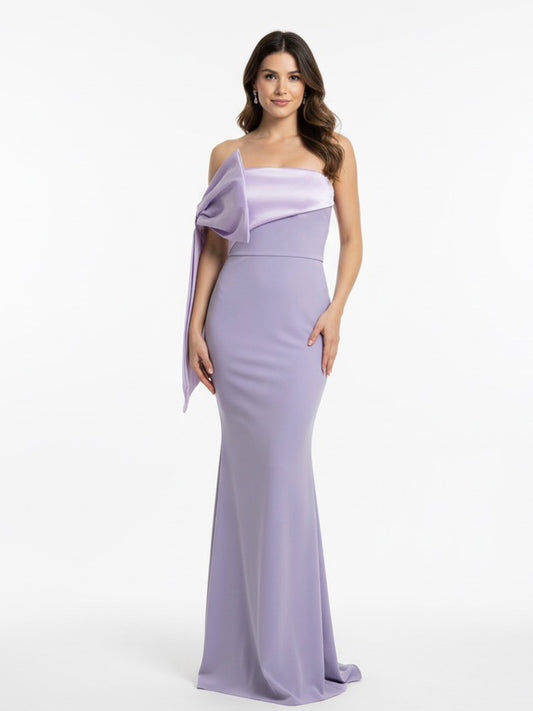 Vestido moño en brazo lila.