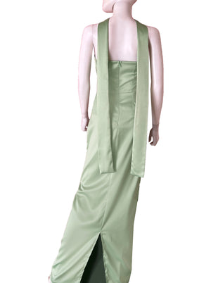 Vestido coutout cinta en cuello verde.