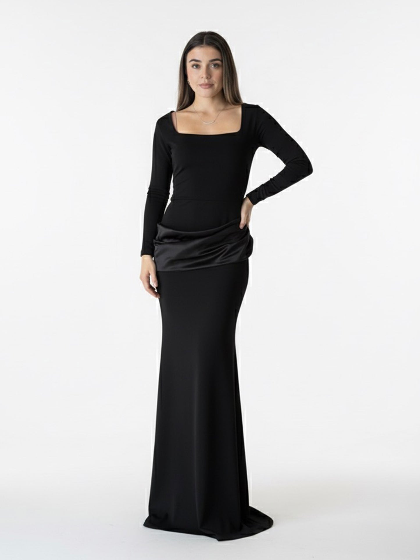 Vestido manga larga detalle de satén negro
