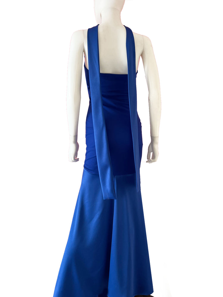 Vestido strapless sirena dos telas azul rey.