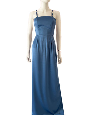 Vestido straps con perlas azul.