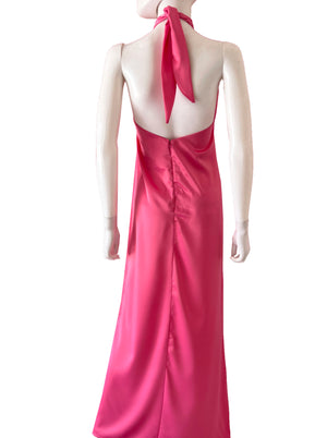 Vestido halter satén rosa.