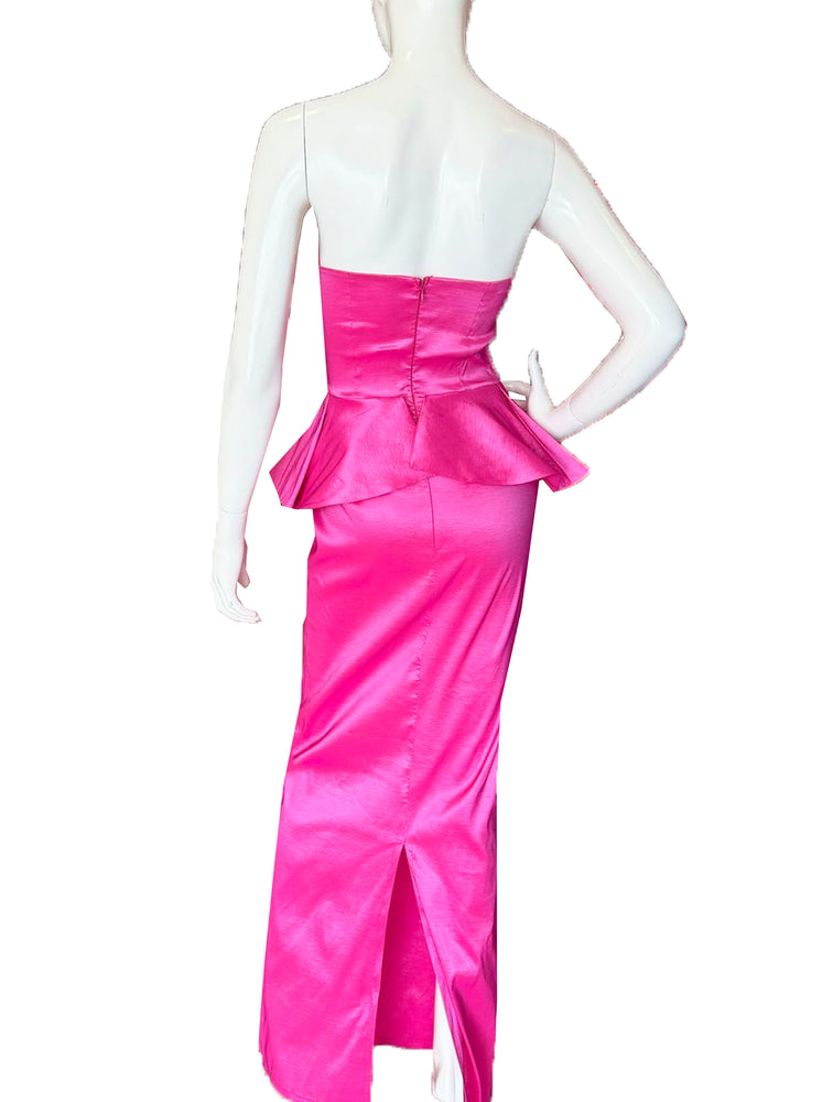 Vestido peplum strapless rosa .