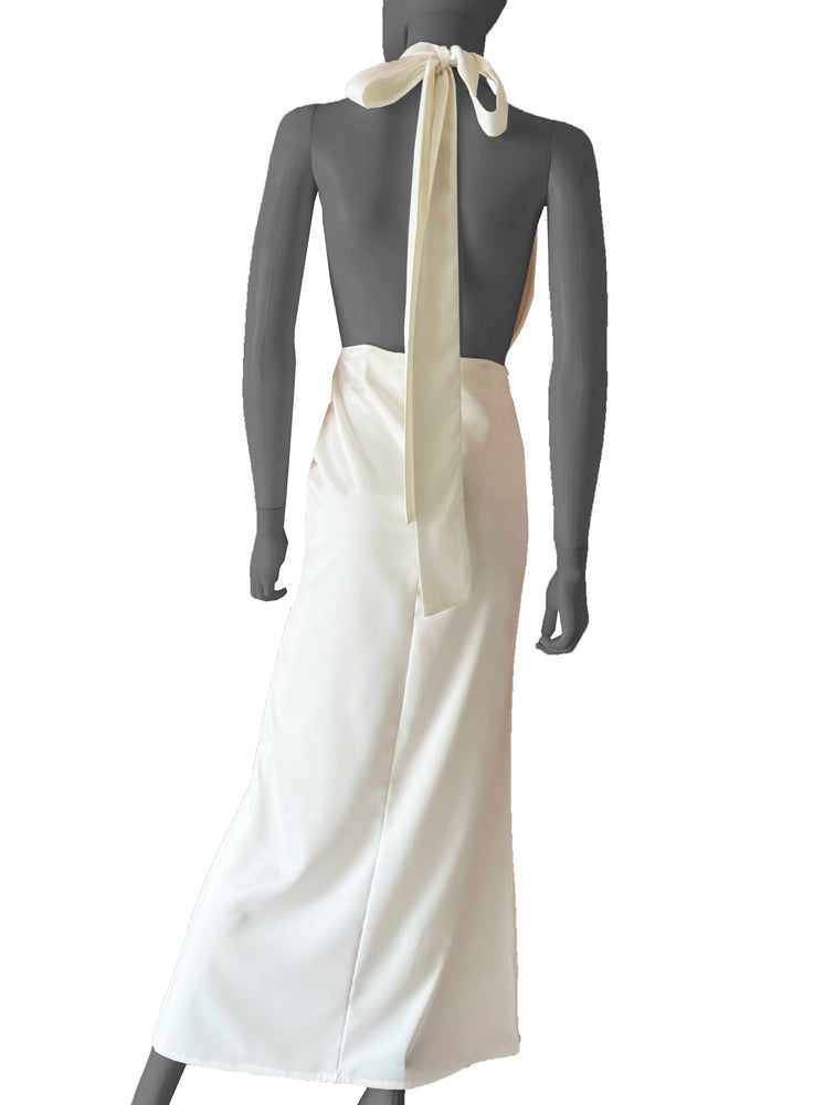 Vestido halter sin espalda ivory.