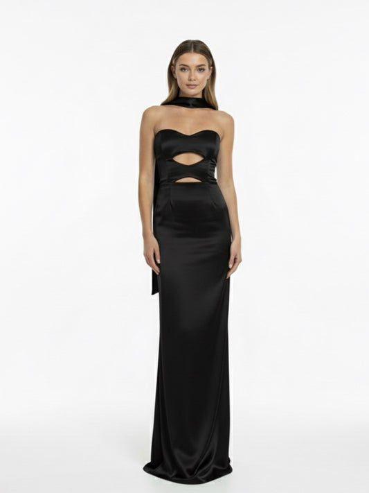 Vestido coutout cinta en cuello negro