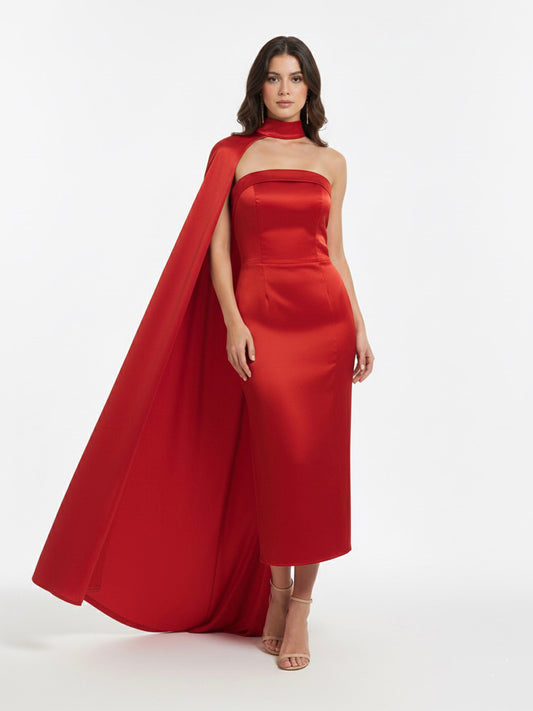 Vestido capa del lado rojo.