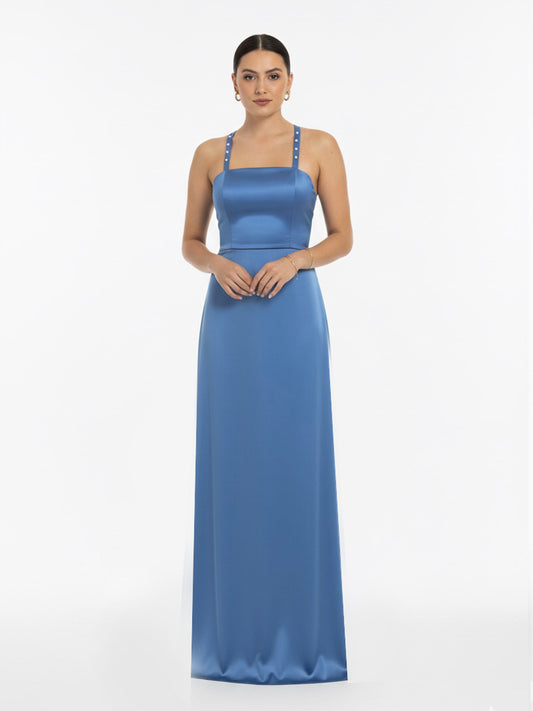 Vestido straps con perlas azul.