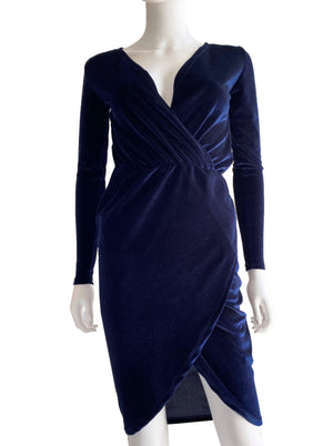 Vestido midi tulipán velvet azul marino.