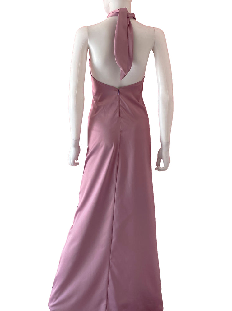 Vestido halter satén rosa palo.