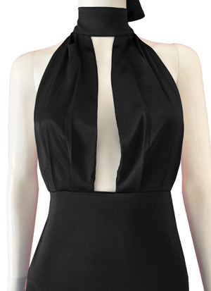 Vestido halter satén negro.