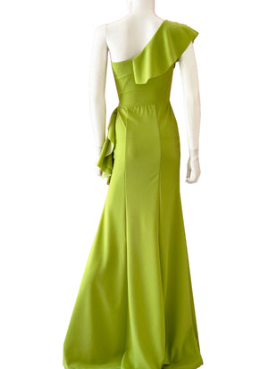 Vestido con volantes verde limón.