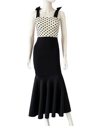 Vestido polka dot negro.