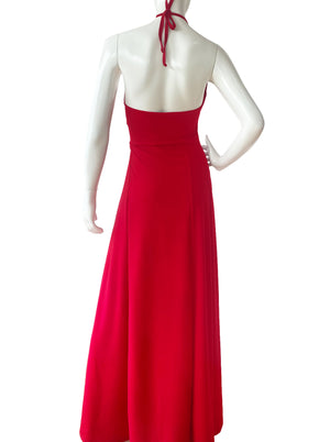 Vestido halter con corte en busto rojo.