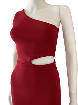 Vestido con volante en falda rojo.