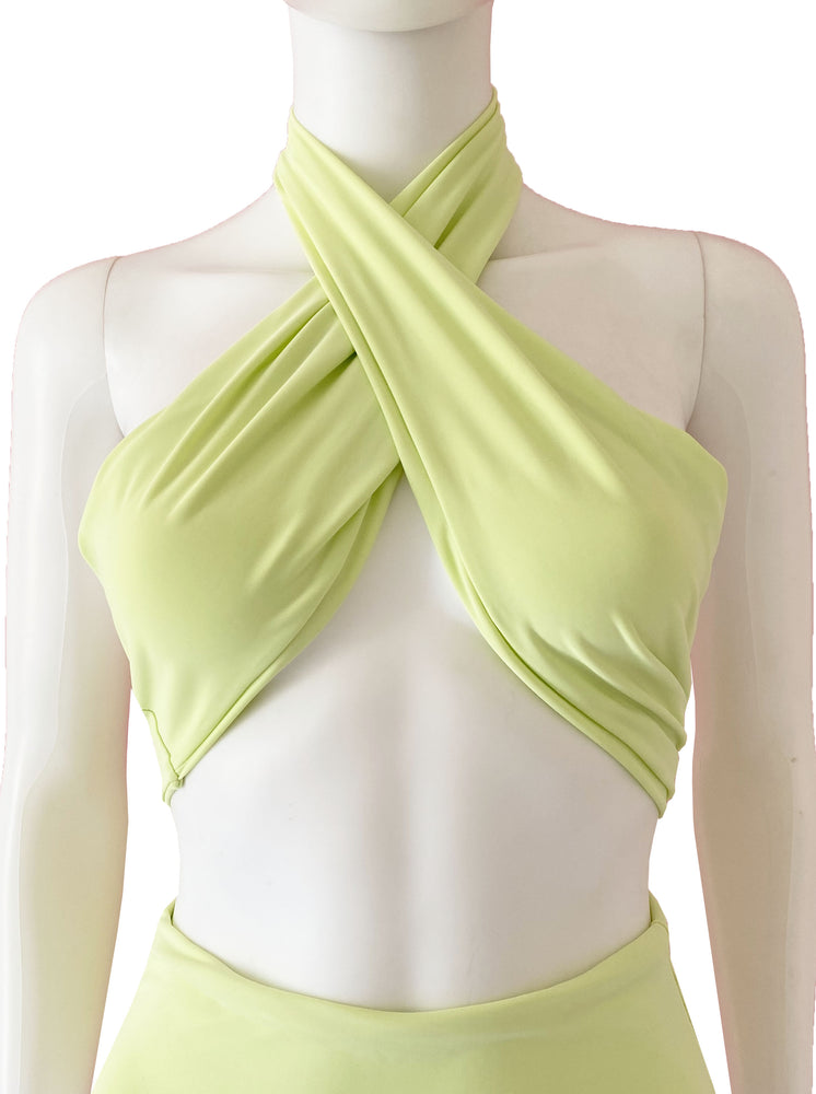 Top halter cruzado verde.