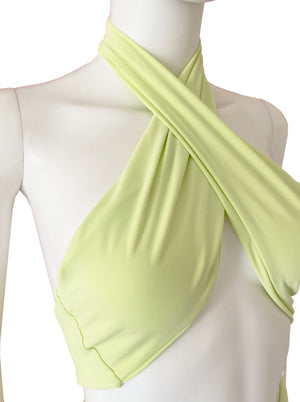 Top halter cruzado verde.