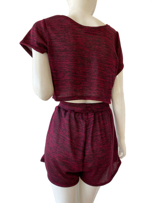 Set top y short tejido rojo.