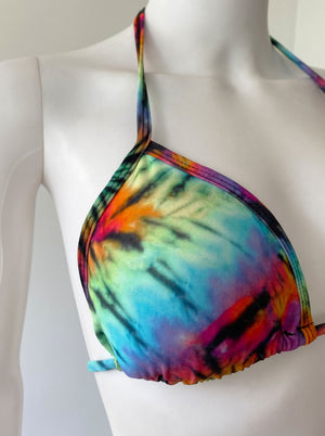 Top bikini triangulo tie-dye.