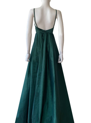 Vestido tirantes con apertura verde botella.