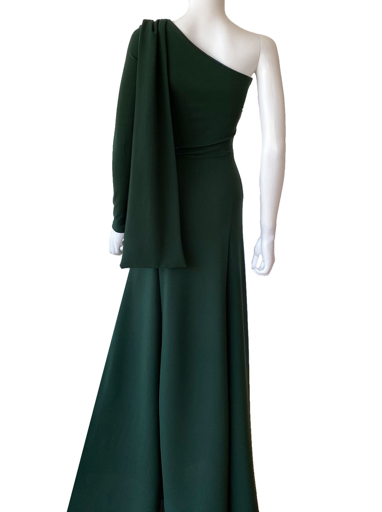 Vestido con colgante en hombro verde.