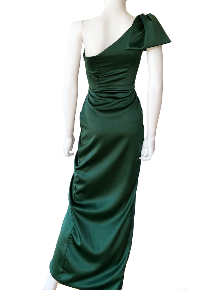 Vestido moño falda tulipán verde.